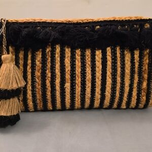 NWT Francesca's Straw and Tassle Mare Clutch Bag Black Tan